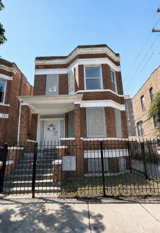 6018 S Eberhart Avenue, Chicago, IL 60637