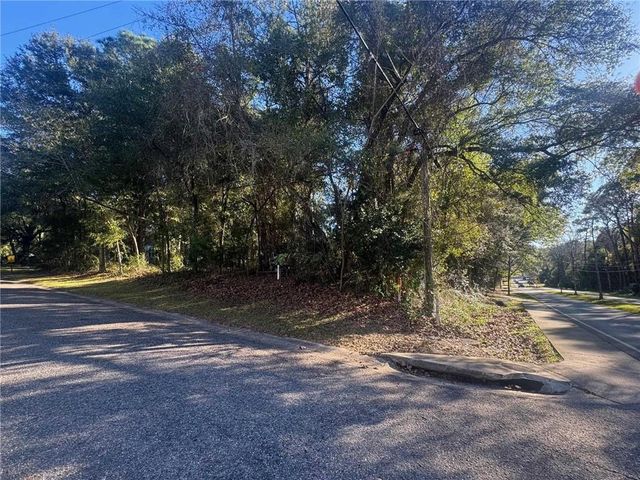 404 Miller Avenue, Fairhope, AL 36532