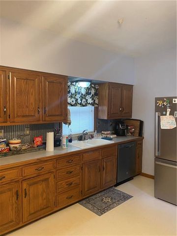 103 N WALNUT Street, Pittsburg, KS 66762