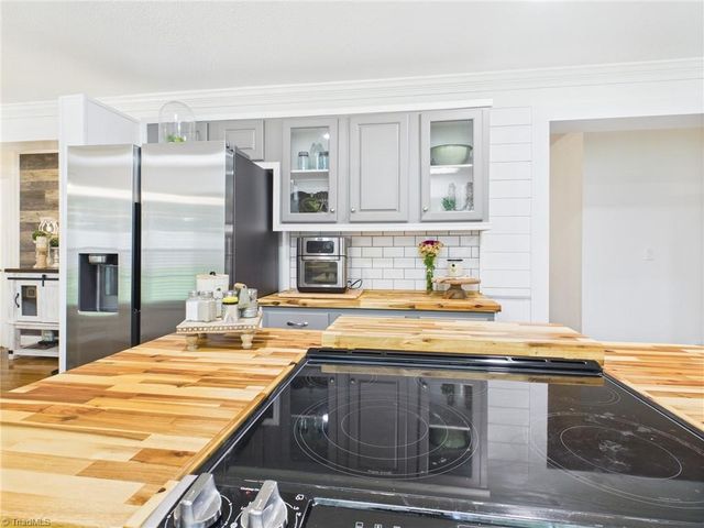 6093 Spartan Drive, Hudson, NC 28638