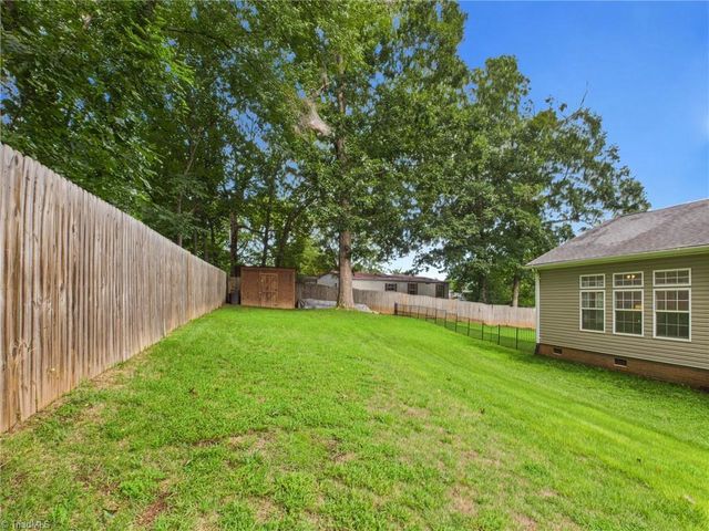 6093 Spartan Drive, Hudson, NC 28638