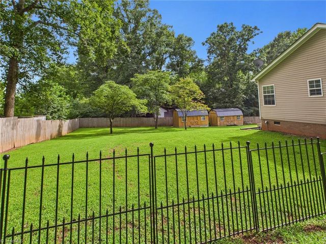6093 Spartan Drive, Hudson, NC 28638