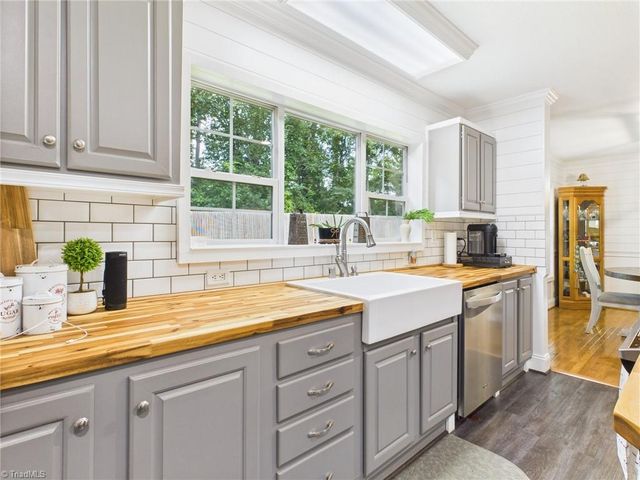 6093 Spartan Drive, Hudson, NC 28638