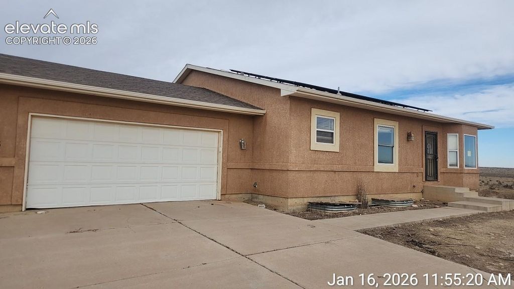 1695 E Buffalo Lane, Pueblo, CO 81007 — exterior