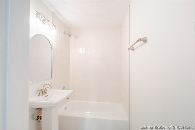 2127 Beech Grove Avenue, New Albany, IN 47150