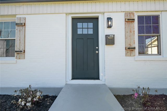 2127 Beech Grove Avenue, New Albany, IN 47150