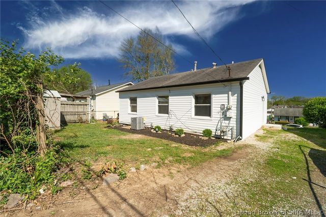 2127 Beech Grove Avenue, New Albany, IN 47150