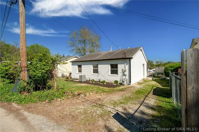 2127 Beech Grove Avenue, New Albany, IN 47150