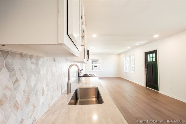 2127 Beech Grove Avenue, New Albany, IN 47150