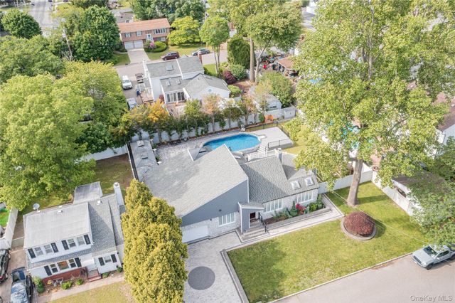 129 Gleeland Street, Deer Park, NY 11729