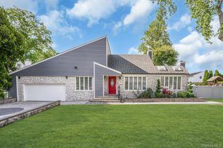 129 Gleeland Street, Deer Park, NY 11729
