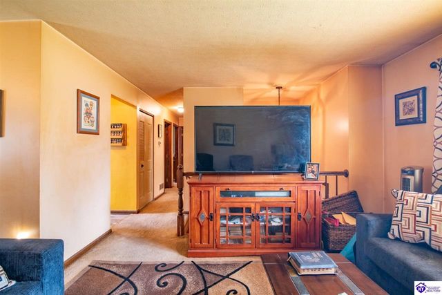 899 Timberwood Drive, Radcliff, KY 40160