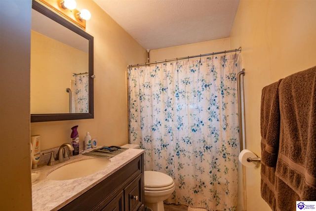 899 Timberwood Drive, Radcliff, KY 40160