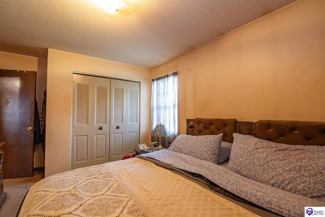 899 Timberwood Drive, Radcliff, KY 40160