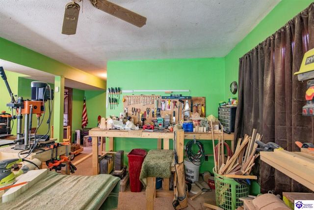 899 Timberwood Drive, Radcliff, KY 40160