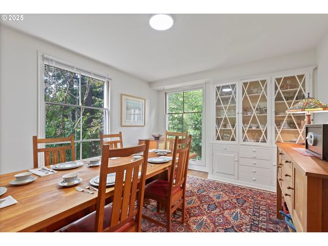 1757 Sw PROSPECT Dr, Portland, OR 97201