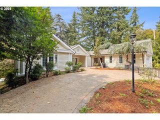 1757 Sw PROSPECT Dr, Portland, OR 97201
