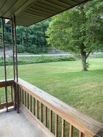 9010 S Highway 421, Manchester, KY 40962