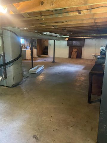 9010 S Highway 421, Manchester, KY 40962