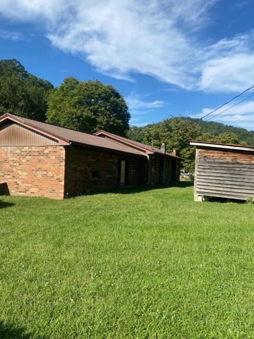 9010 S Highway 421, Manchester, KY 40962