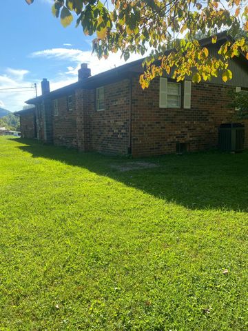 9010 S Highway 421, Manchester, KY 40962