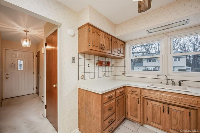 101 Franklin Street, Massapequa Park, NY 11762