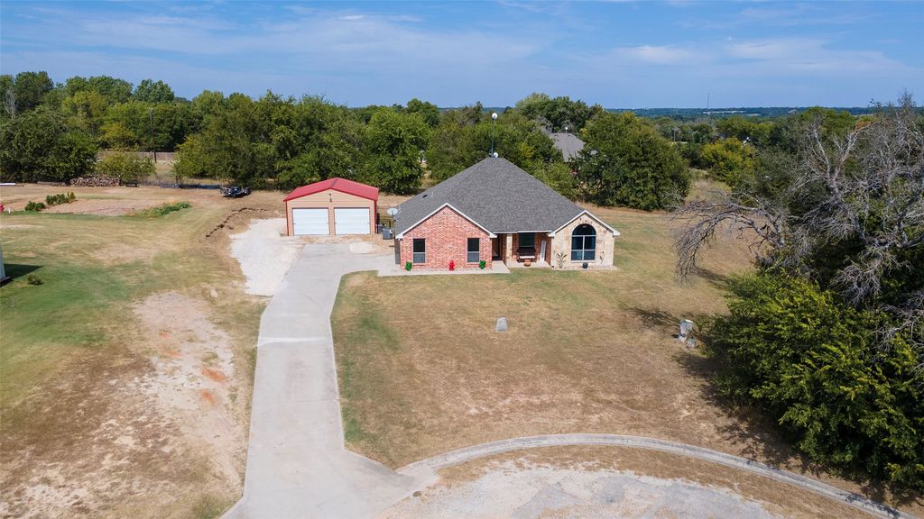 207 Bay Court, Weatherford, TX 76088