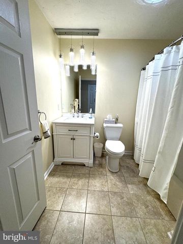 6746 SENECA RIDGE DR, York, PA 17403