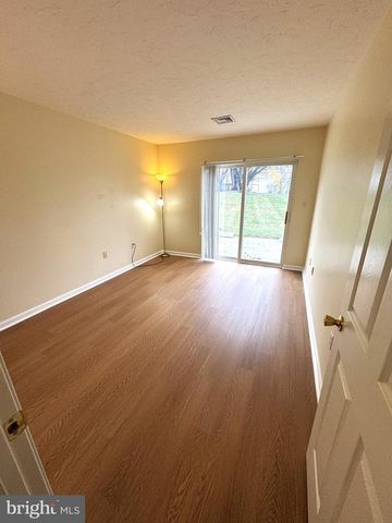 6746 SENECA RIDGE DR, York, PA 17403