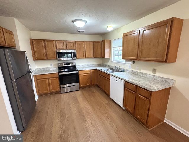 6746 SENECA RIDGE DR, York, PA 17403