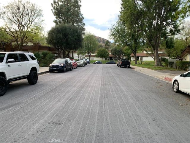 10065 Larwin 5, Chatsworth, CA 91311