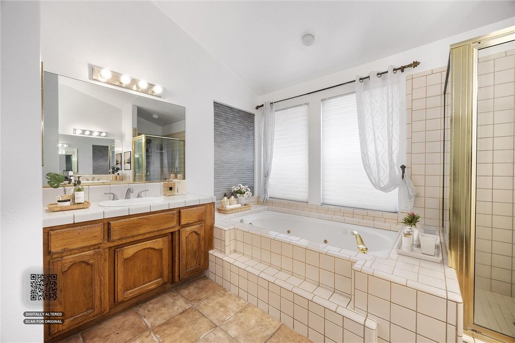 Image 16 of property listing at 12712 Dove Creek Drive, Bakersfield, CA 93312