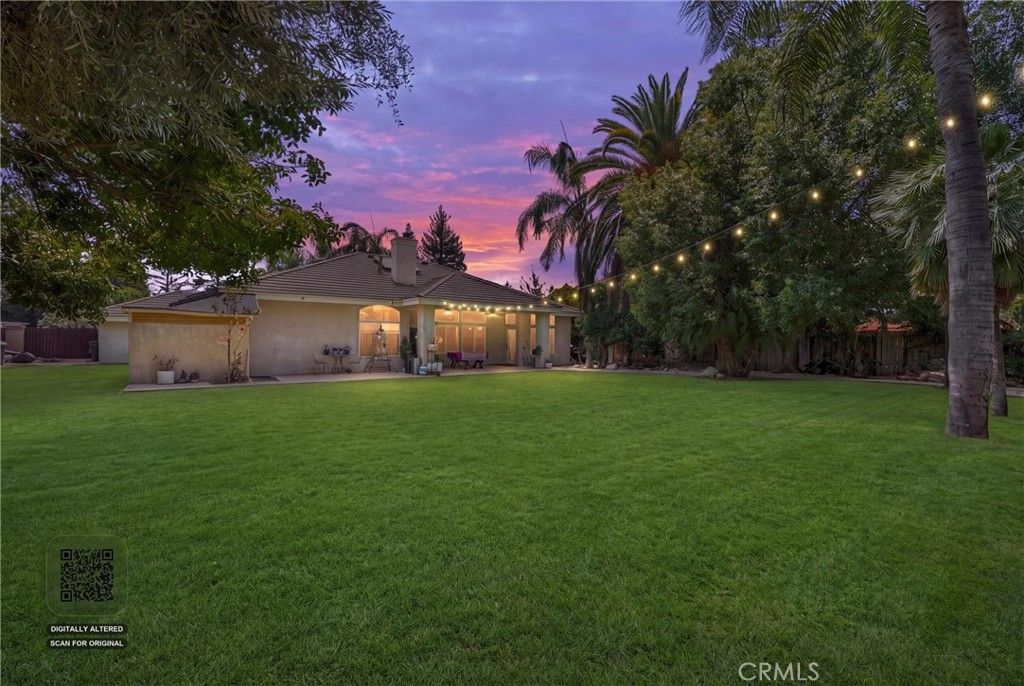 Image 2 of property listing at 12712 Dove Creek Drive, Bakersfield, CA 93312