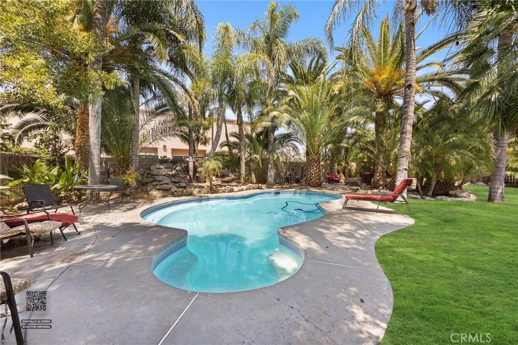 Image 25 of property listing at 12712 Dove Creek Drive, Bakersfield, CA 93312