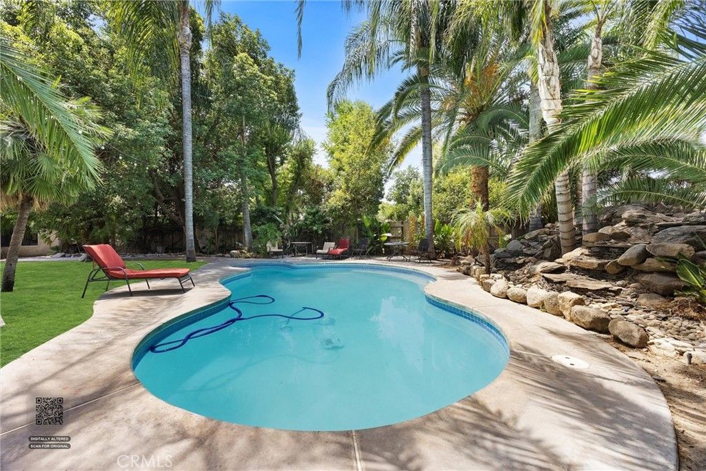 Image 26 of property listing at 12712 Dove Creek Drive, Bakersfield, CA 93312