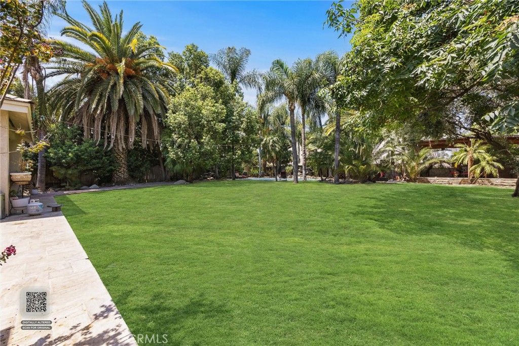 Image 35 of property listing at 12712 Dove Creek Drive, Bakersfield, CA 93312