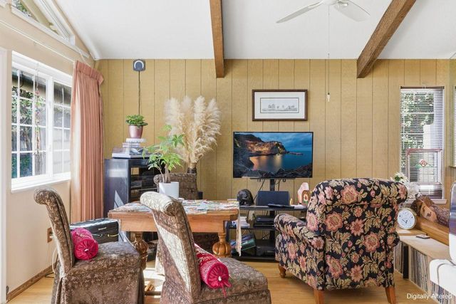 9284 Linda Rio Dr, Sacramento, CA 95826