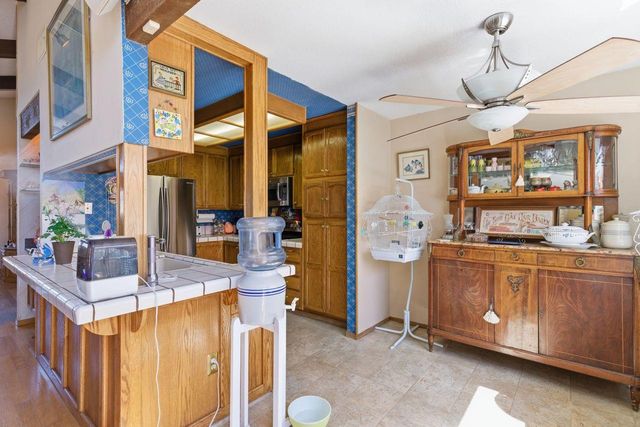 9284 Linda Rio Dr, Sacramento, CA 95826