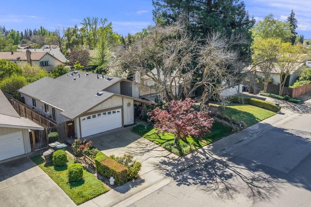 9284 Linda Rio Dr, Sacramento, CA 95826