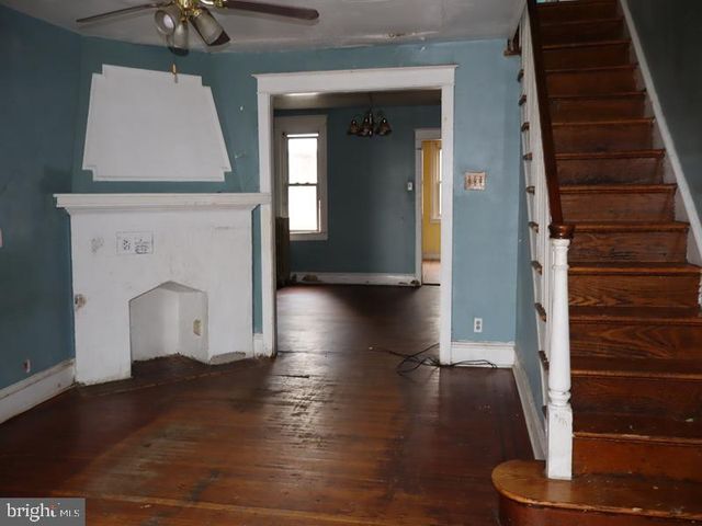319 AVON RD, Upper Darby, PA 19082