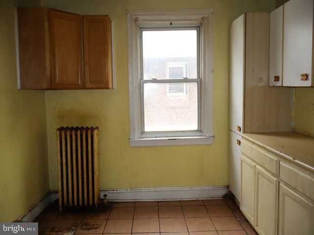 319 AVON RD, Upper Darby, PA 19082