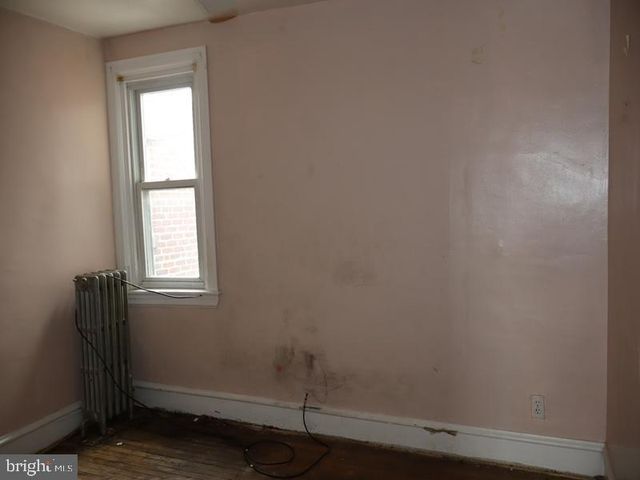 319 AVON RD, Upper Darby, PA 19082