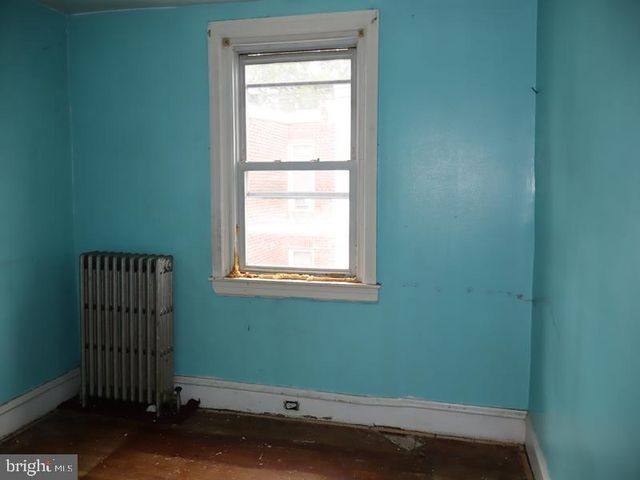 319 AVON RD, Upper Darby, PA 19082