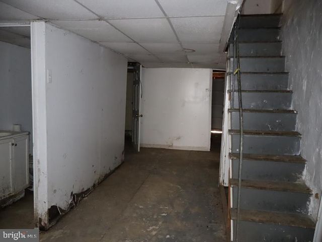 319 AVON RD, Upper Darby, PA 19082