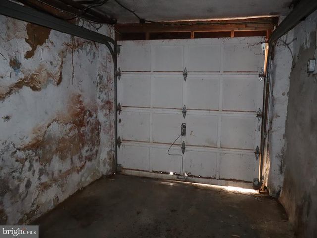 319 AVON RD, Upper Darby, PA 19082