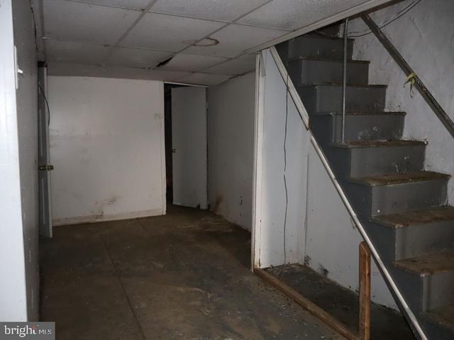319 AVON RD, Upper Darby, PA 19082