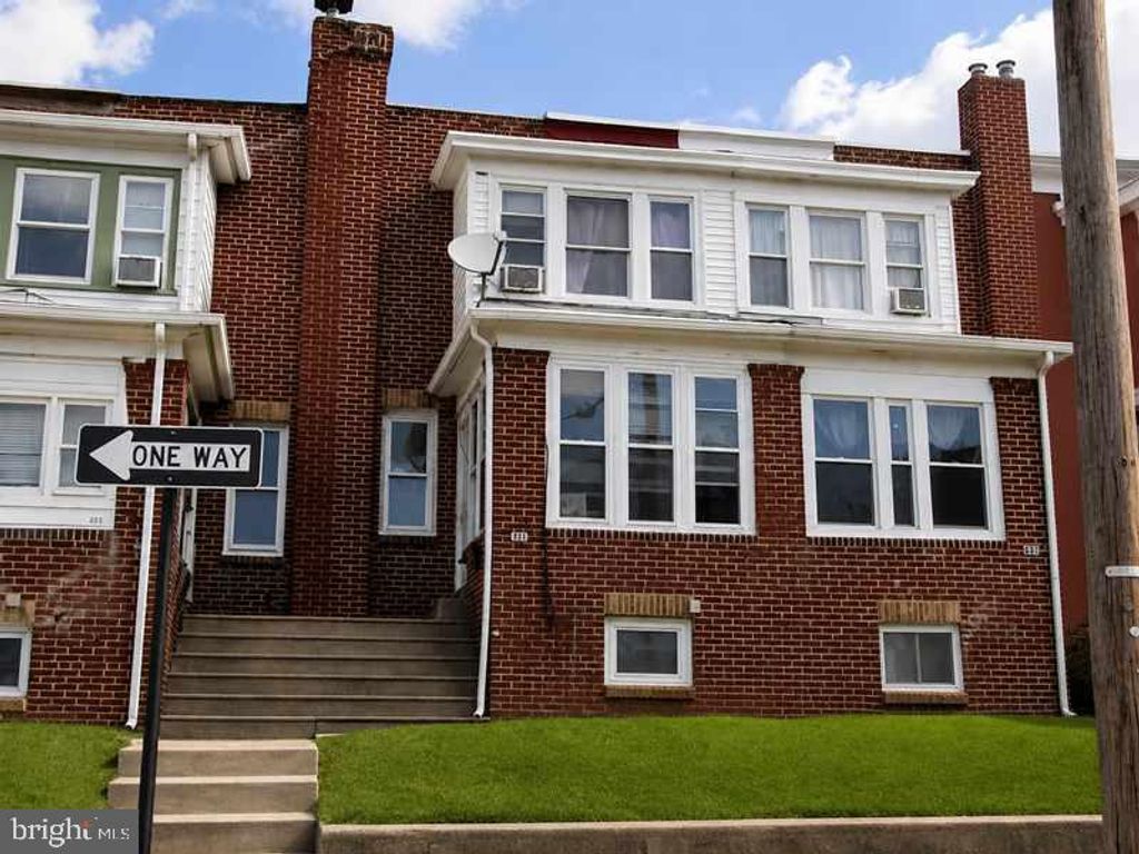 319 AVON RD, Upper Darby, PA 19082