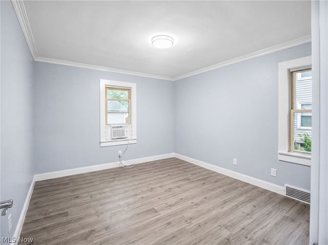 353 Hilton Avenue, Youngstown, OH 44507