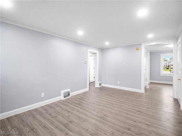 353 Hilton Avenue, Youngstown, OH 44507