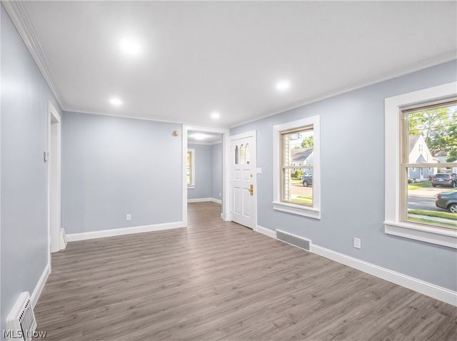 353 Hilton Avenue, Youngstown, OH 44507